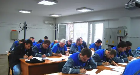 Над 6600 енергетици преминаха обучение за безопасна работа по електрически съоръжения