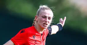 Жена, която играе по определени от нея правила, свири съботния мач на „Дунав“