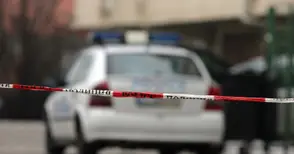 Лежал за убийство нападнал с нож семейство в автомобил