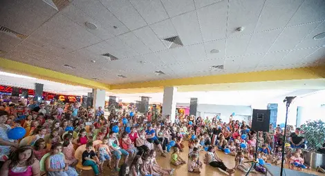 С цветна фиеста, награди и Прея празнуваха децата в Мол Русе