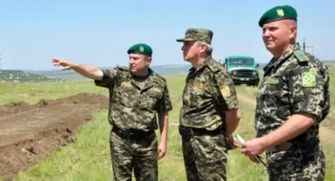 Украйна трескаво се готви за нападение от изток