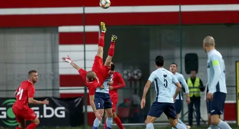 &bdquo;Дунав&ldquo; забрави тревогите и обърна &bdquo;Царско село&ldquo; в София