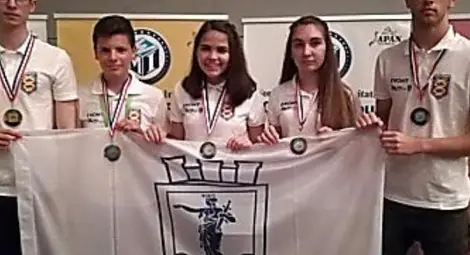 Математиците, които донесоха медали от Япония