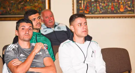 Награда от БФС за съдията по плажен футбол Владо Ташков Награда от БФС за съдията по плажен футбол Владо Ташков