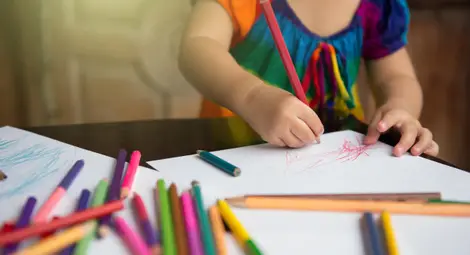 Деца рисуват мръсния въздух