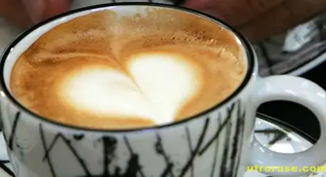 Кафето сутрин ни прави щастливи