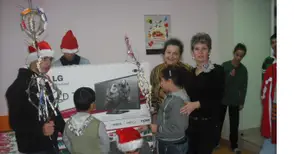 Патриарх Неофит зарадва с плазмен телевизор дома в Брестовица