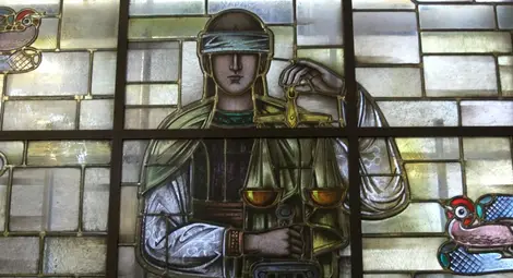 Крадецът, влязъл в гаража на д-р Иван Димитров, бил сам, лекарят го наблюдавал 30 минути и стрелял с незаконно притежаван „Валтер” Крадецът, влязъл в гаража на д-р Иван Димитров, бил сам, лекарят го наблюдавал 30 минути и стрелял с незаконно притежаван „Валтер”