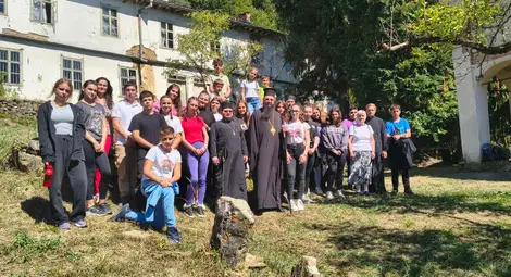 Неделното училище в Русе вдъхновява децата чрез богослужения, поклоннически пътувания и православни лагери  с благословението на митрополит Наум&nbsp;