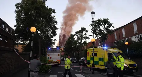 27-етажна жилищна сграда гори в Лондон, поне 15 души са обгазени