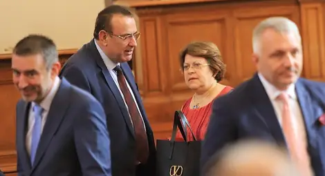 Всеки срещу всеки: Депутатите се изпокараха заради комисията за &bdquo;Буджака&ldquo;