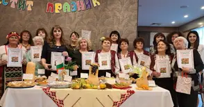 Пенсионерските клубове „Дружба“ и „Калина“ почетоха заедно Деня на християнското семейство в Русе /галерия/