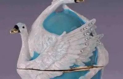 Яйцето или кокошката? За Фаберже отговорът е кристално ясен Яйцето или кокошката? За Фаберже отговорът е кристално ясен