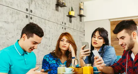 Евростат: Българите предпочитат приятелите пред семейството Евростат: Българите предпочитат приятелите пред семейството