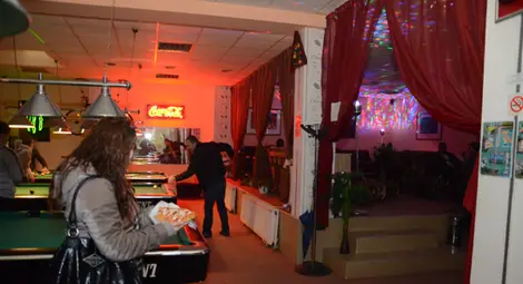 И Нова тв в Алеята на преписвача: Русенец надхитри забраната за пушене, дори покани инспектори на по цигара