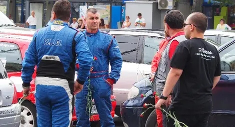 Състезатели от цялата страна изпратиха Тодор Славов в последния му път