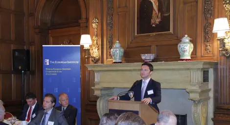 Вигенин поиска отпадане на визите за Канада