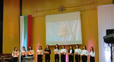 Благотворителният концерт-спектакъл „Един дом, един дух“ обедини русенската общност в подкрепа на храм „Свети Николай Чудотворец“ Благотворителният концерт-спектакъл „Един дом, един дух“ обедини русенската общност в подкрепа на храм „Свети Николай Чудотворец“