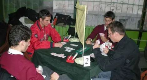 Коледен бридж турнир организират в английската гимназия