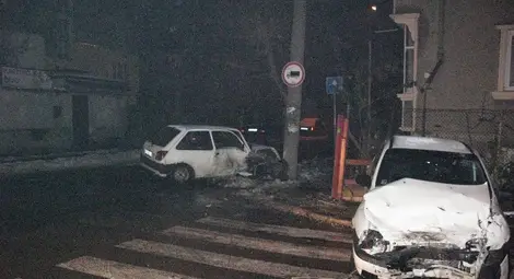 2,28 промила забиха БМВ в крайпътно дърво