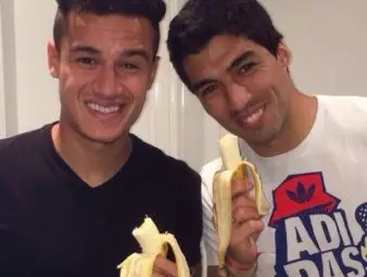 "Ние всички сме маймуни" - светът подкрепи Дани Алвеш /снимки и видео/ "Ние всички сме маймуни" - светът подкрепи Дани Алвеш /снимки и видео/