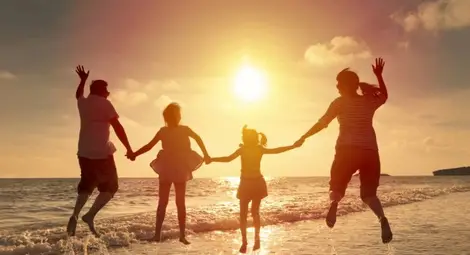 Българите: Жената е млада до 39, мъжът - до 42 години