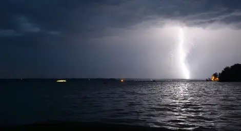 Гръмотевични бури над Западна България