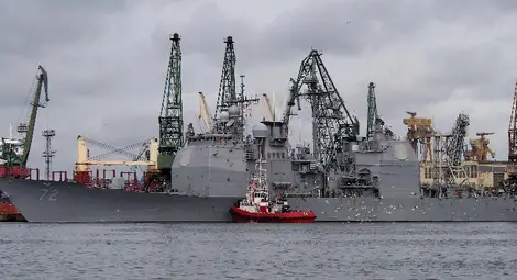 Във Варна акостира американският ракетен крайцер Вела Гълф