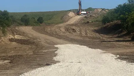 Коритарова и Драганов инспектираха първите километри от бъдещата магистрала Русе-Търново