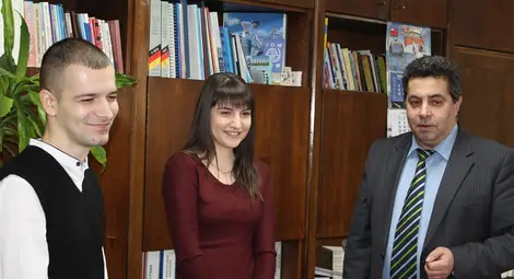 Двама млади юристи станаха част от екипа на областната управа Двама млади юристи станаха част от екипа на областната управа