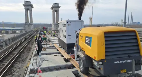 340 метра панели са подменени на Дунав мост при Русе, в края на март ще бъде ограничено движението по съоръжението за около 24 часа