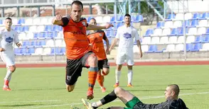 Полицейски шеф тренира „Сливнишки герой“