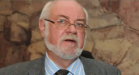 Тренчев: Българите с двойно гражданство да могат да стават депутати Тренчев: Българите с двойно гражданство да могат да стават депутати