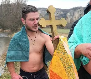 21-годишен записа името си в историята на Кошов като първия спасител на кръста 21-годишен записа името си в историята на Кошов като първия спасител на кръста