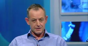 Михаил Билалов репетира в русенския спектакъл „Двама чисто голи мъже“