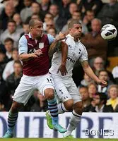 Странен инцидент със събути шорти на Астън Вила-Тотнъм /видео/