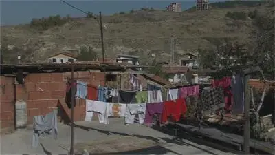 Полиция разчисти цигански катун край жп гарата във Велико Търново