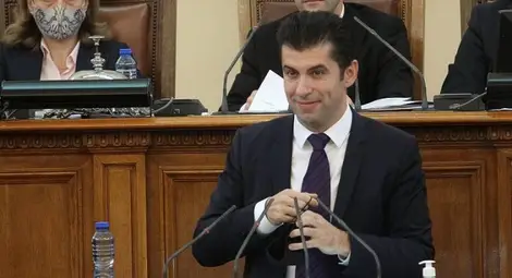 Кирил Петков, след като беше избран за премиер: Ще вървя по земята и ще говоря с хората