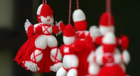 Баба Марта отваря работилничка  за мартеници в Детския център