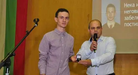 Първенецът на Математическата отива в Сорбоната с почетна значка &bdquo;Русе&ldquo;