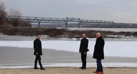 Румънците започват драгиране на Дунав за фериботното пристанище