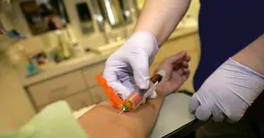 Спасява ли страх от игли от кръвна проба хванати с алкохол зад волана