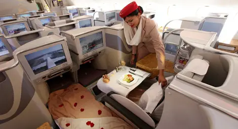 Пътуване в бизнес класа: Как да получите безплатен билет с точки или мили?