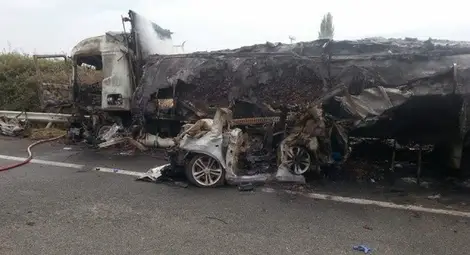 Български тир с румънски шофьор предизвика жестока катастрофа в Гърция