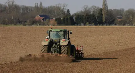 Над 3,3 милиона лева за обработвана площ получиха 2100 земеделци от Русенско