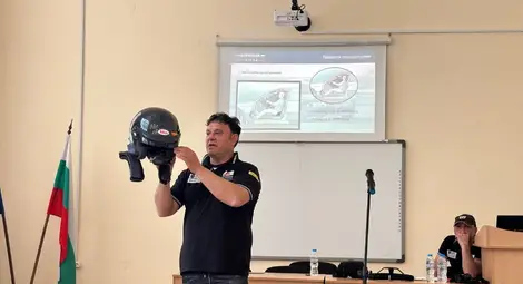 Рали шампионът Илия Царски пред ученици в Русе: Автомобилът е оръжие, което може да ви нарани, ако не можете да го управлявате