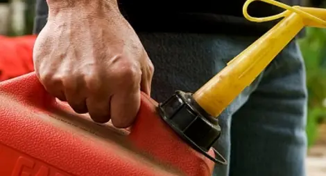 32-годишен месеци наред карал с крадена нафта заради ниска заплата