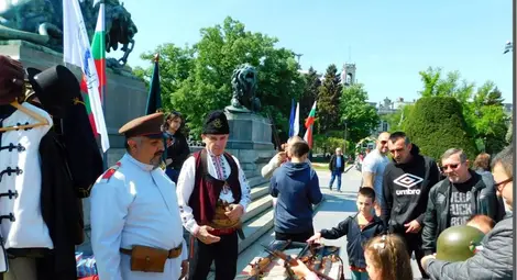 &bdquo;Традиция&ldquo; чества четвърт век с голяма изложба на оръжие и униформи