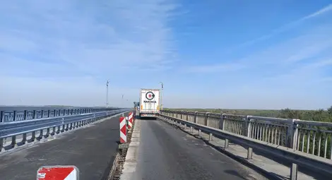 Спират за час движението по Дунав мост при Русе в петък сутринта