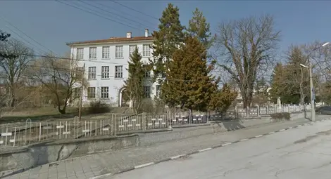 19-годишен обрал училището в Кацелово